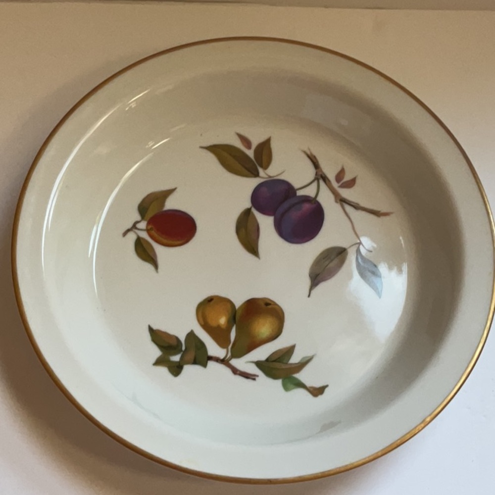 Evesham Elegant Fruit Design Pie Plate